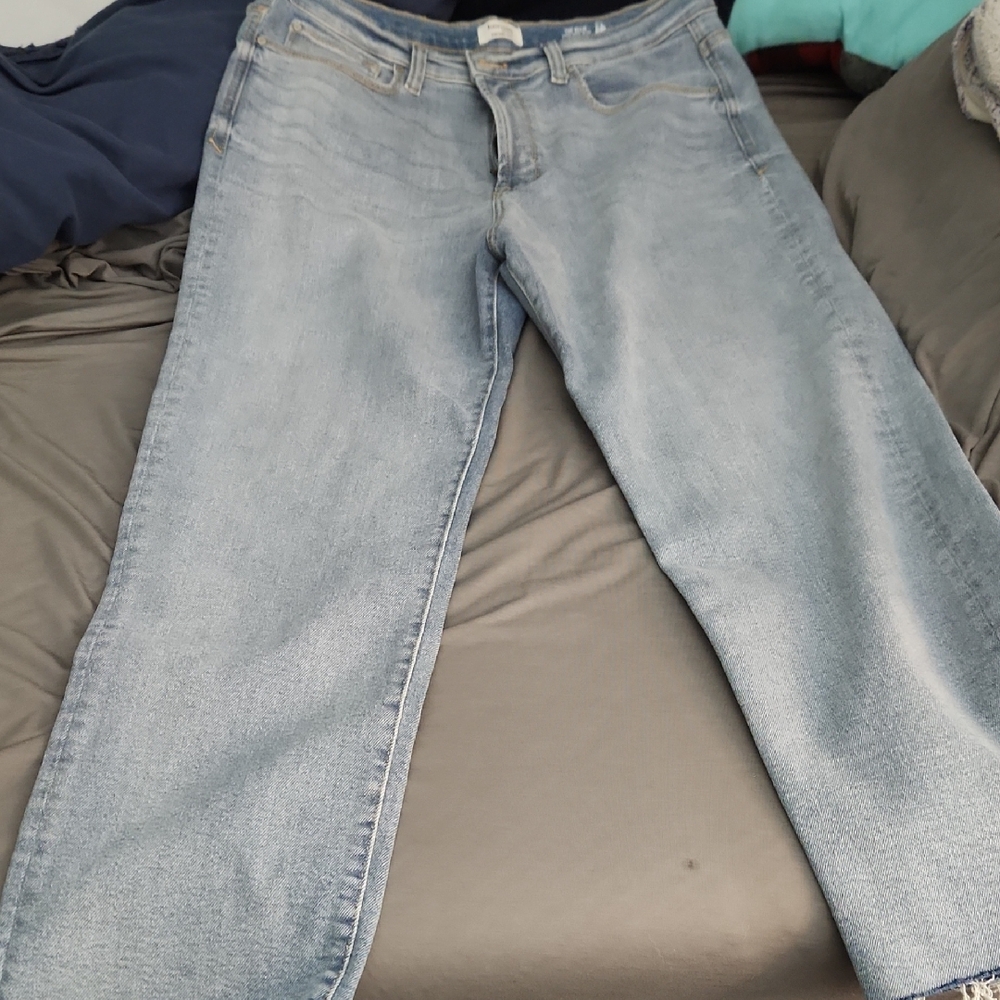 Kensie Light Wash Straight Leg Jeans